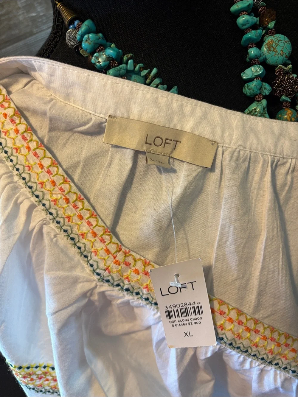 NWT Loft (Size XL) White Embroidered V-Neck Women’s Cotton Peasant Top